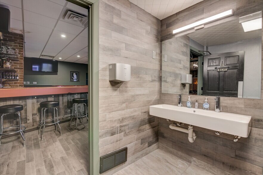 More Photos Of 617 E North St, Poynette Restaurant For Sale