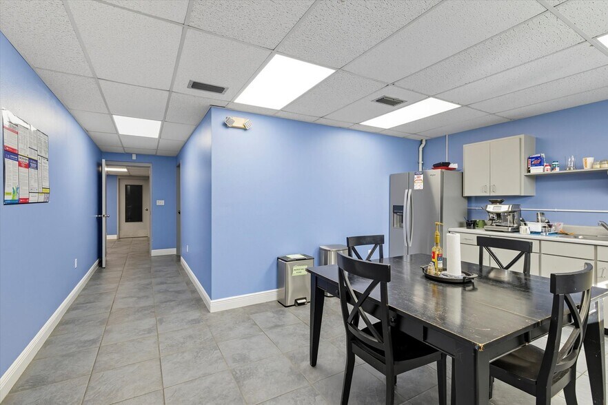 More Photos Of 1816 Old St Augustine Rd, Tallahassee Office For Sale