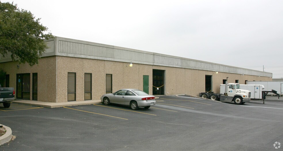 More Photos Of 8801 S 1st St, Austin Warehouse For Lease