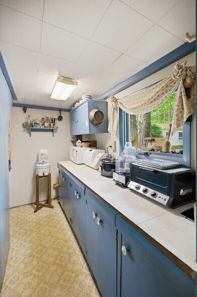 More Photos Of 65 Chester Rd, Raymond Flex For Sale