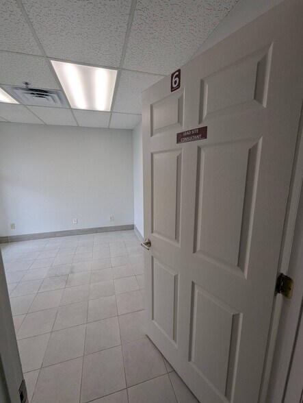 More Photos Of 701 NW Federal Hwy, Stuart Medical For Lease