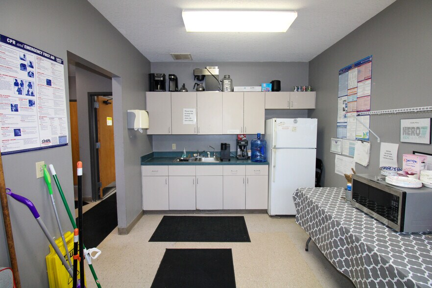 More Photos Of 5640 44th Ave S, Clinton Industrial For Sale