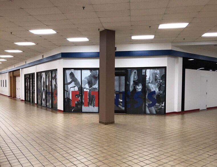 More Photos Of 1001 Fort Crook Rd N, Bellevue Flex For Lease