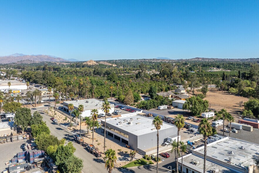 More Photos Of 8138 Mar Vista Ct, Riverside Warehouse For Lease