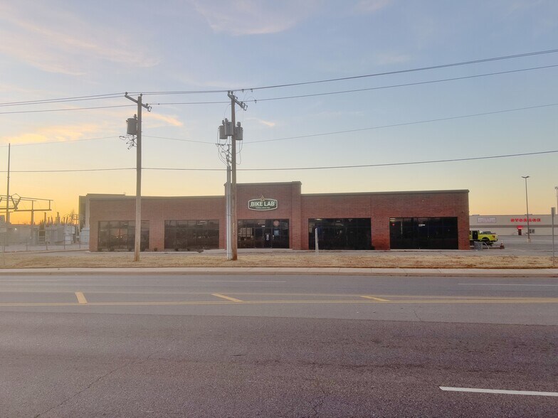 Primary Photo Of 2212 W Hefner Rd, Oklahoma City General Retail For Lease