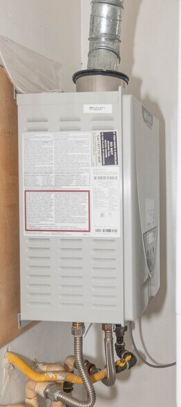 More Photos Of 2445 Lakeview Ave, Baltimore Apartments For Sale