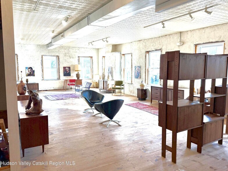 More Photos Of 92 Partition St, Saugerties Storefront Retail Residential For Sale