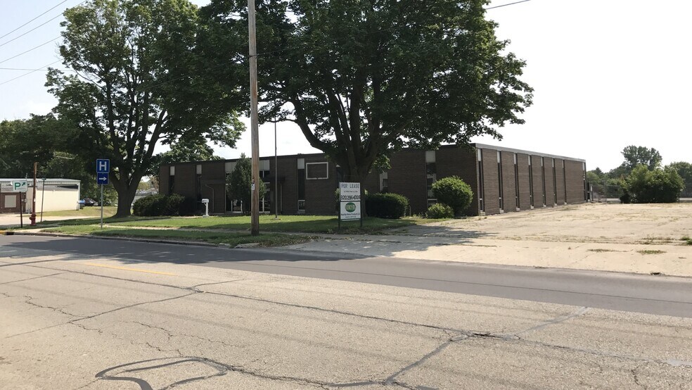 More Photos Of 315 W Mill St, Beaver Dam Manufacturing For Lease