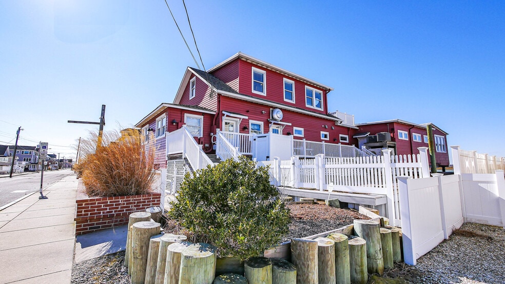 More Photos Of 236 S Bayview Dr, Strathmere Restaurant For Sale