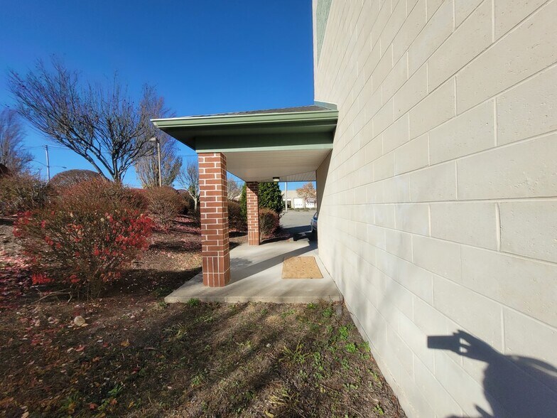 More Photos Of 87 Centre Of New England Blvd, Coventry Industrial For Sale