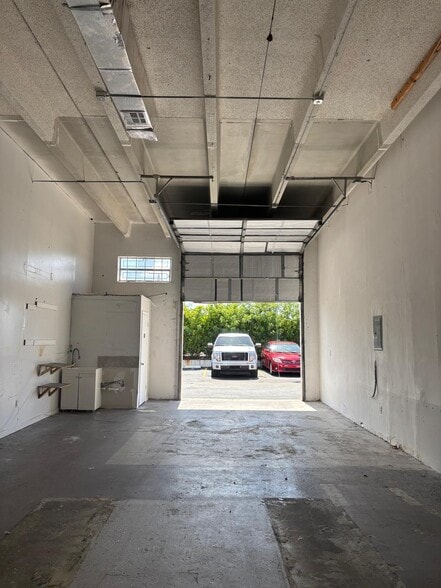 More Photos Of 7251-7309 NW 12th St, Miami Warehouse For Lease