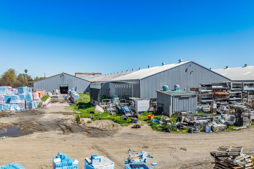 More Photos Of 42445 County Road 116, Knights Landing Manufacturing For Lease