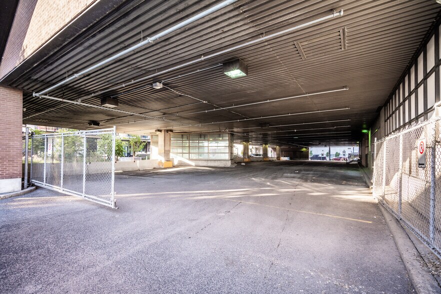 More Photos Of 10719-10721 Rue Lajeunesse, Montréal Office For Lease