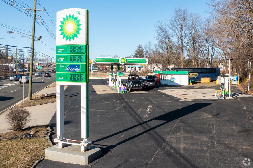More Photos Of 231 US-206, Bordentown Service Station For Sale