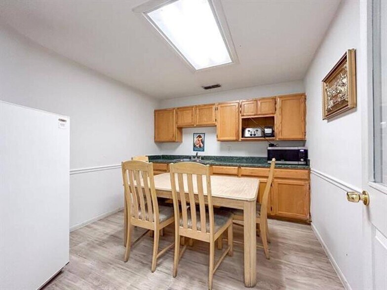 More Photos Of 2919 Santa Rita Ave, Laredo Warehouse For Sale