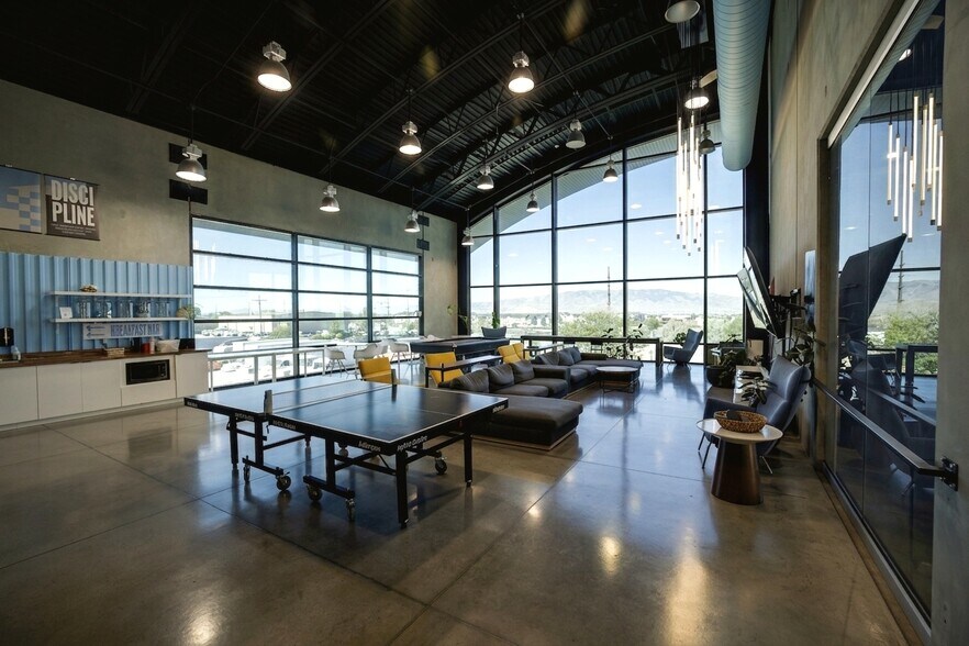 More Photos Of 450 N 1500 W, Orem Office For Lease