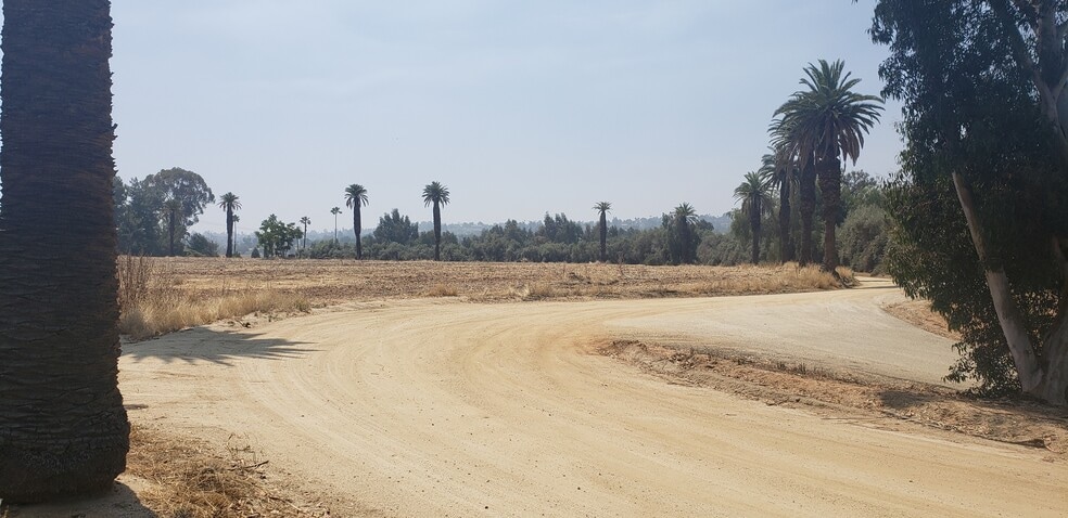 More Photos Of 1246 Washington St, Riverside Land For Lease