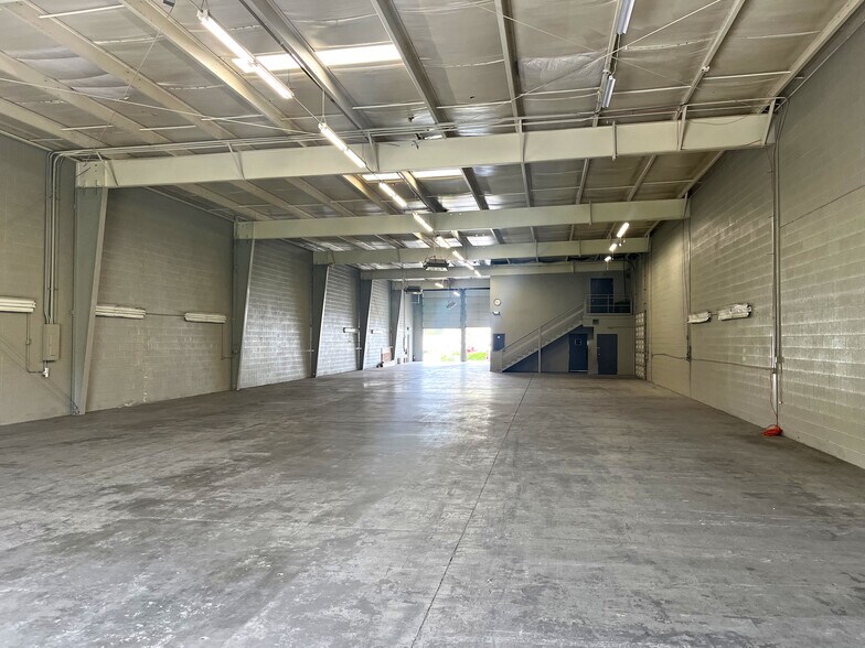 More Photos Of 8645-8651 Westpark St, Boise Warehouse For Lease