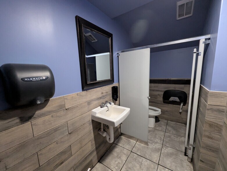 More Photos Of 11818 Philadelphia Rd, White Marsh Bar For Sale