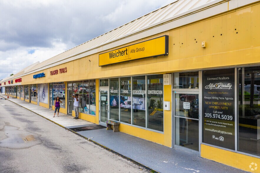 More Photos Of 2001-2039 NE 163rd St, Miami Unknown For Lease