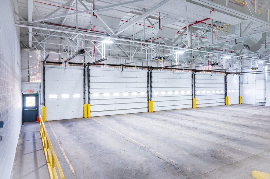 More Photos Of 3300 N 124th St, Milwaukee Manufacturing For Lease