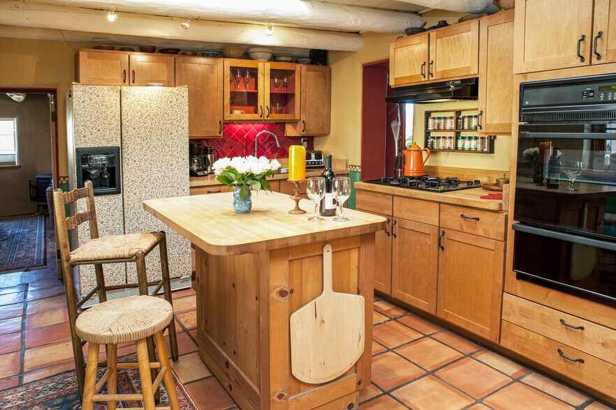 More Photos Of 613 Callejon Rd, Taos Hospitality For Sale