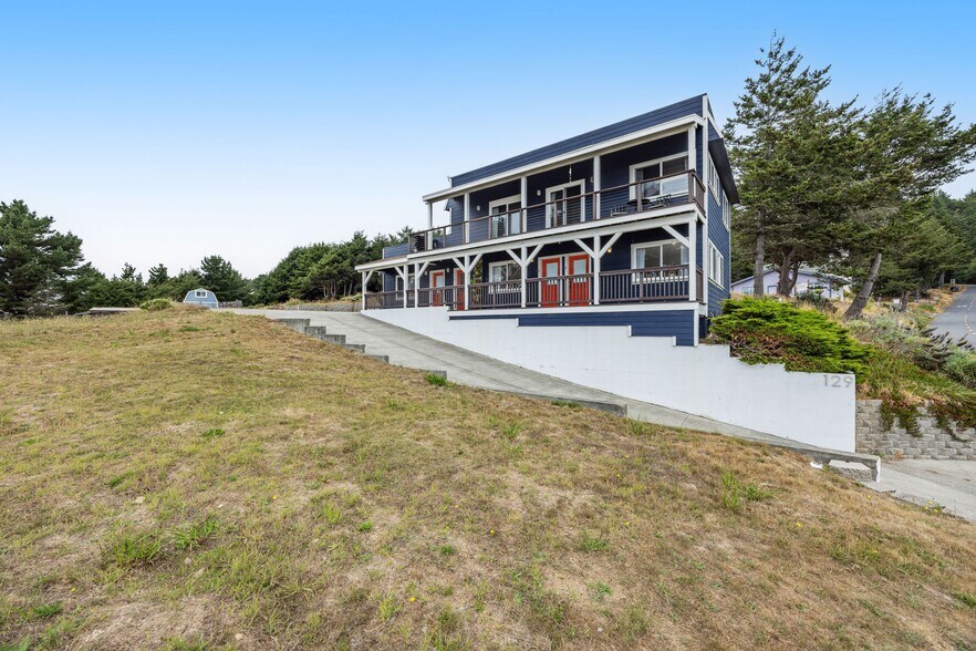 More Photos Of 129 Lower Pacific Dr, Whitethorn General Retail For Sale