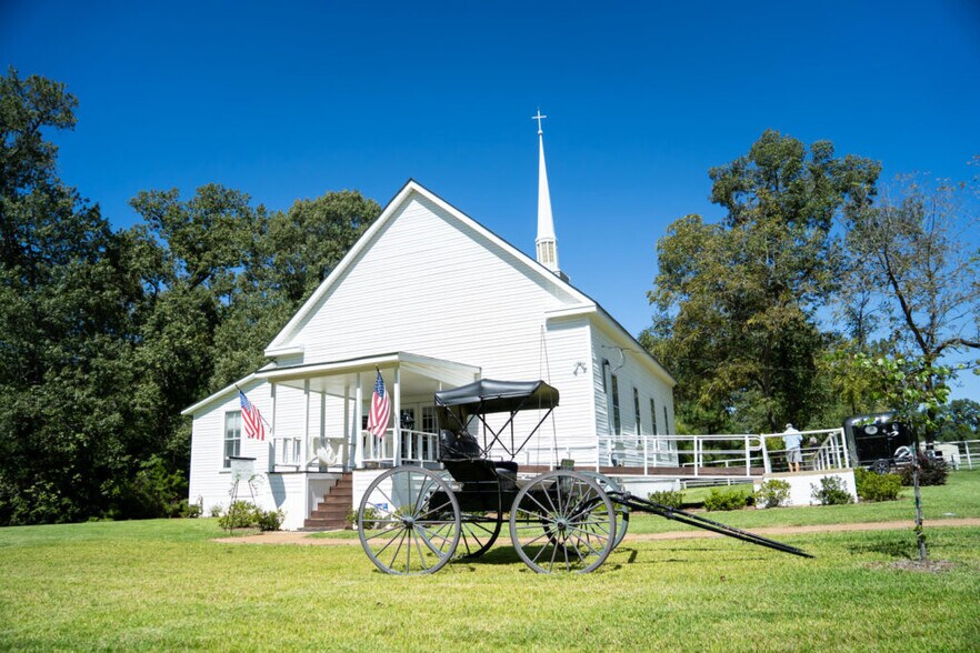 Primary Photo Of 10200 FM 344, Whitehouse Religious Facility For Sale
