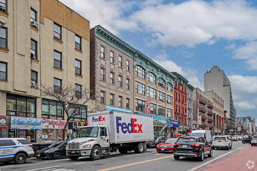 More Photos Of 4 W 125th St, New York Office For Lease
