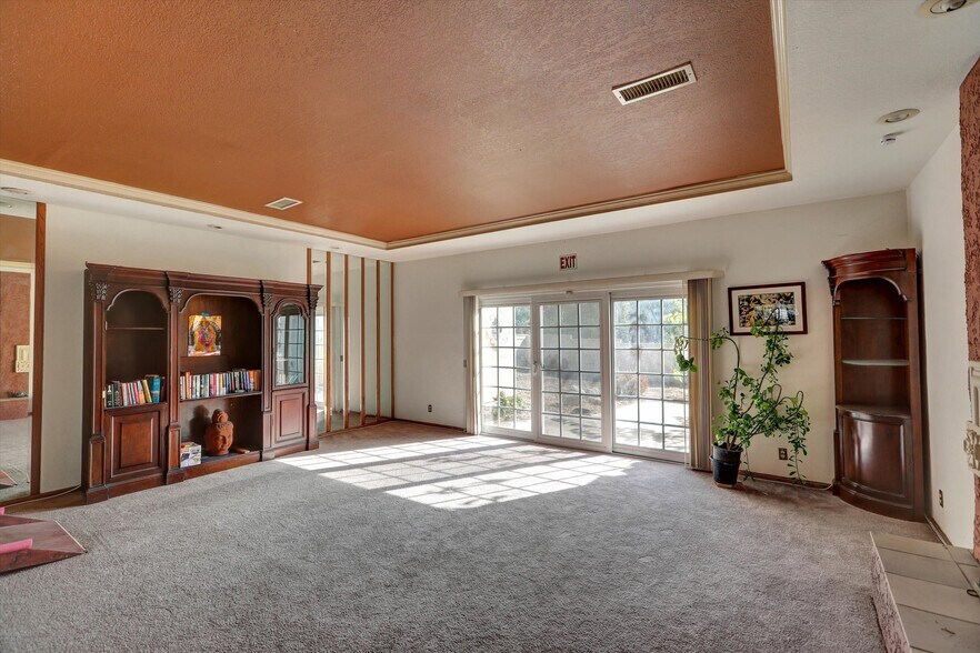 More Photos Of 784 Pomello Dr, Claremont Assisted Living For Lease