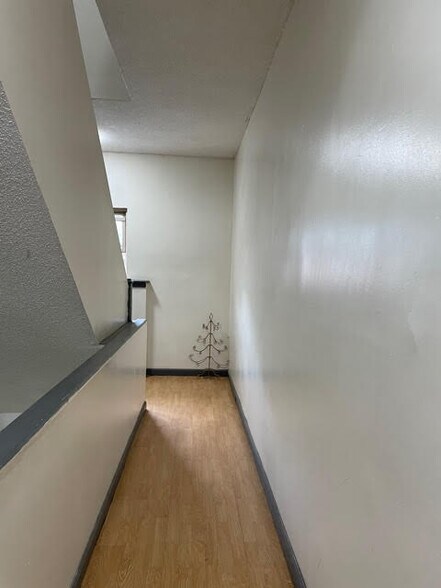 More Photos Of 174 Ashley St, Hartford Apartments For Sale