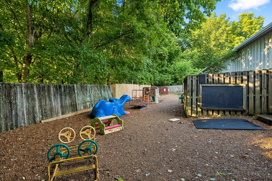 More Photos Of 2400 Highland Ave, Columbia Daycare Center For Lease