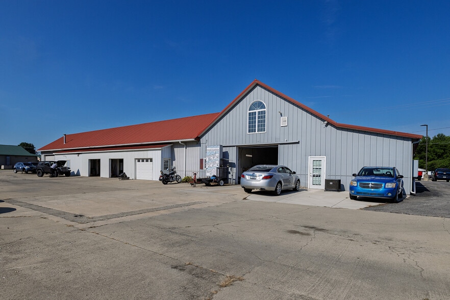 More Photos Of 1518 S Dixon Rd, Kokomo Storefront For Sale