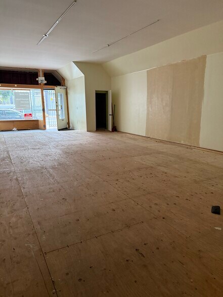 More Photos Of 736 14th St, San Francisco Apartments For Sale