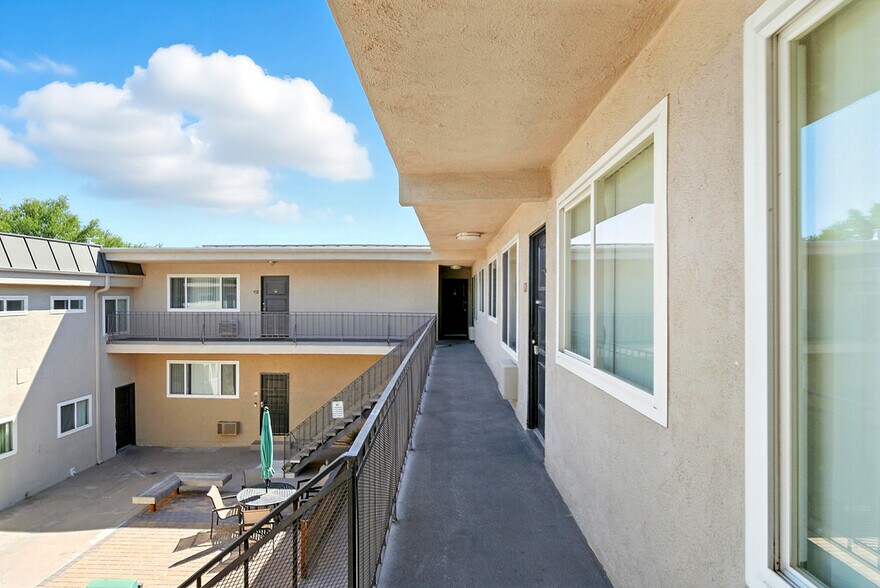 More Photos Of 1165 Thompson Ave, Glendale Apartments For Sale
