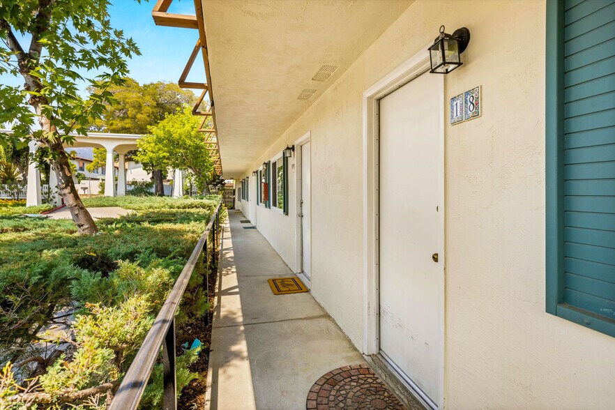 More Photos Of 1825 Chapala St, Santa Barbara Apartments For Sale