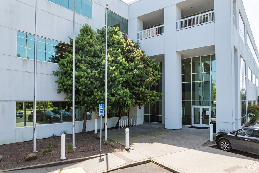 More Photos Of 1435 N McDowell Blvd, Petaluma Office For Lease