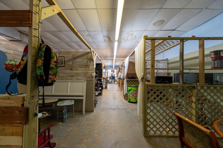 More Photos Of 20310 Main St E, Huntingdon Storefront For Sale