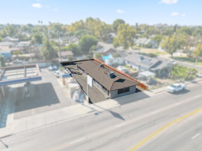 More Photos Of 4584 E Tulare Ave, Fresno Storefront Retail Residential For Sale