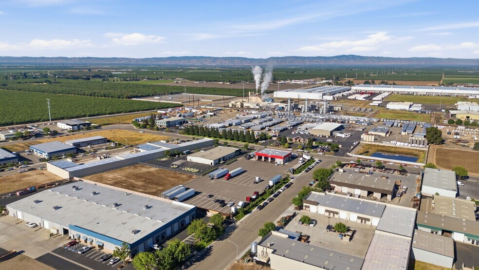 More Photos Of 4376 Farm Supply Dr, Ceres Truck Terminal For Sale