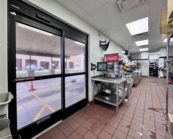 More Photos Of 3201 W Stan Schlueter Loop, Killeen General Retail For Sale