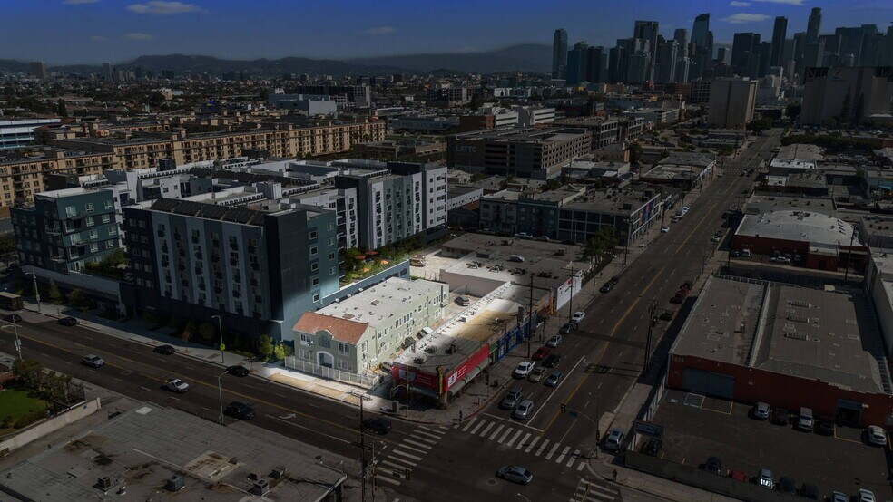 More Photos Of 225 W Adams Blvd, Los Angeles Apartments For Sale