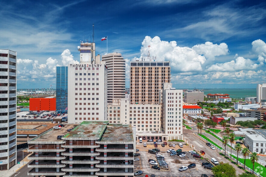 More Photos Of 606 N Carancahua St, Corpus Christi Office For Sale