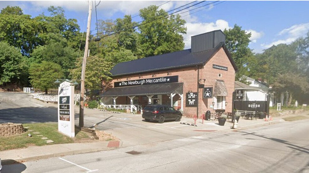 Primary Photo Of 224 W Jennings St, Newburgh Freestanding For Sale