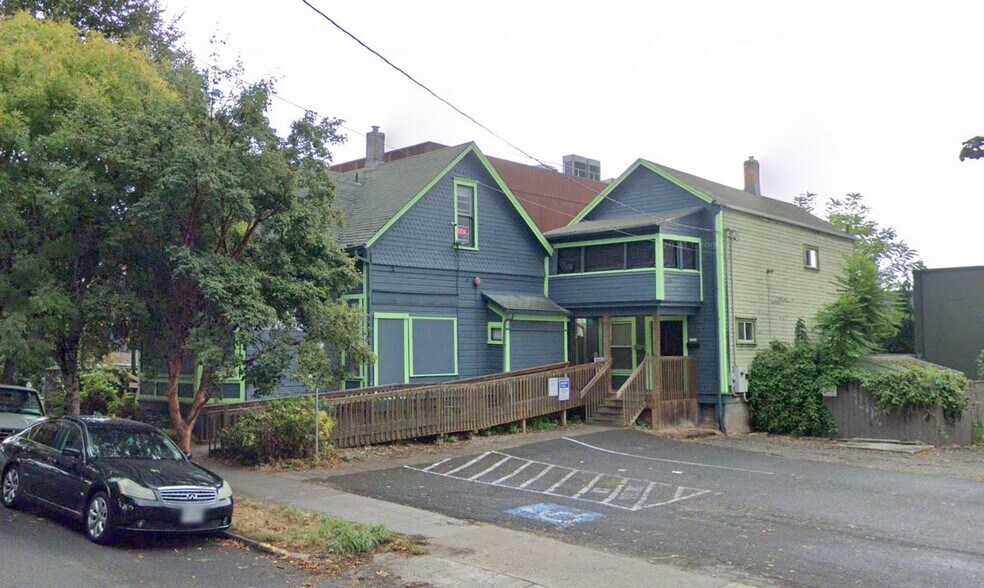 More Photos Of 1328 SE Morrison St, Portland General Retail For Sale