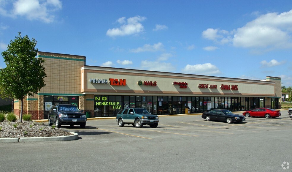 More Photos Of 1005-1017 Crossroads Pl, High Ridge General Retail For Lease