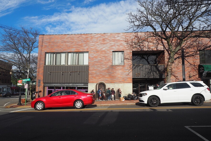 More Photos Of 95-107 Middle Neck Rd, Great Neck Storefront Retail Office For Sale