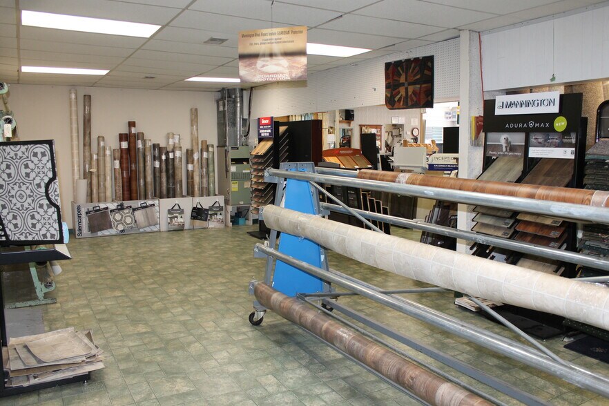 More Photos Of 325 W Elm St, Sycamore General Retail For Sale