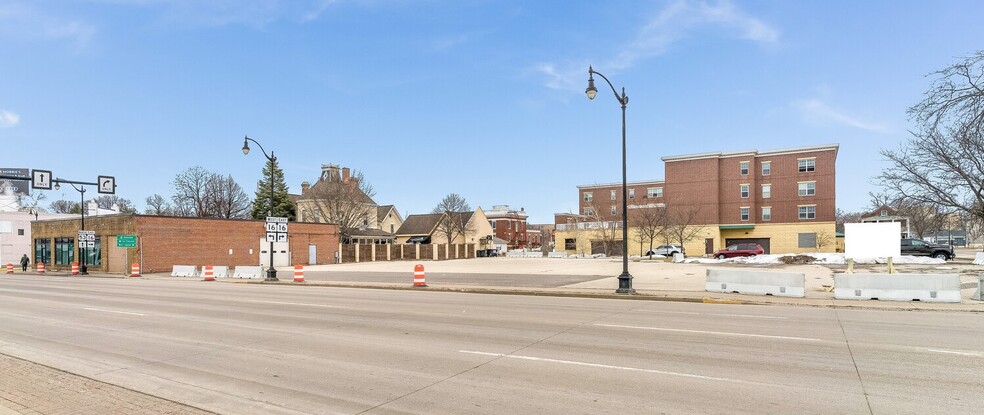 Primary Photo Of 521-529 4th St S, La Crosse Showroom For Sale