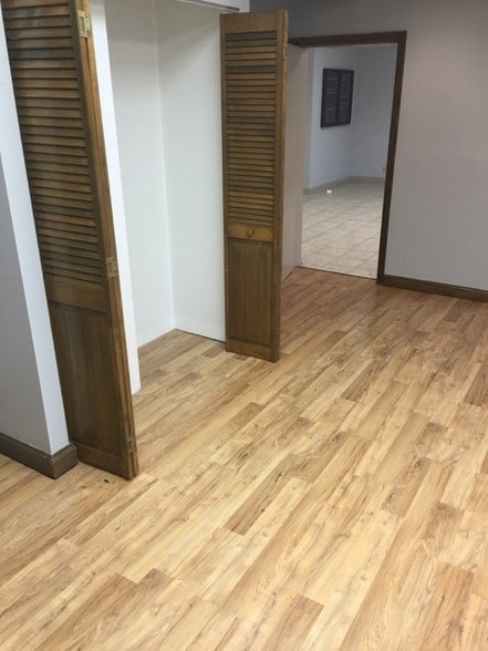 More Photos Of 3145-3159 Fee Fee Rd, Bridgeton Office For Lease